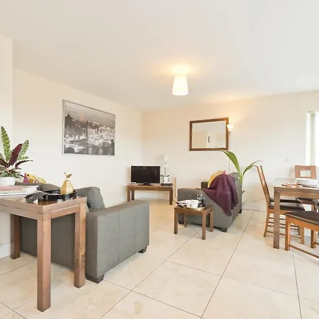 Апартаменты Pearse Street