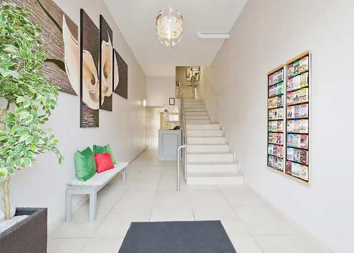 Pearse Street Apartment *