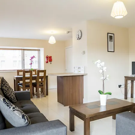 Pearse Street Apartment *